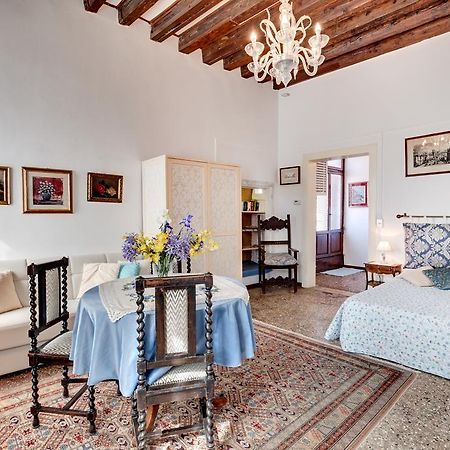Ca' Badoer West Studio Venesia Bagian luar foto
