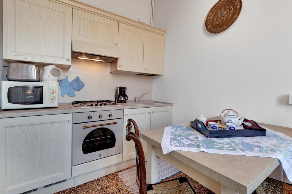 Ca' Badoer West Studio Venesia Bagian luar foto