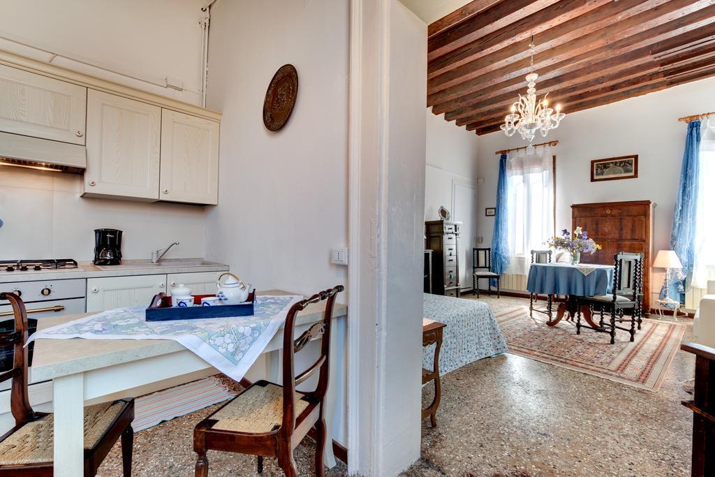 Ca' Badoer West Studio Venesia Bagian luar foto