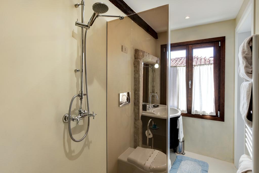 Ca' Badoer West Studio Venesia Bagian luar foto