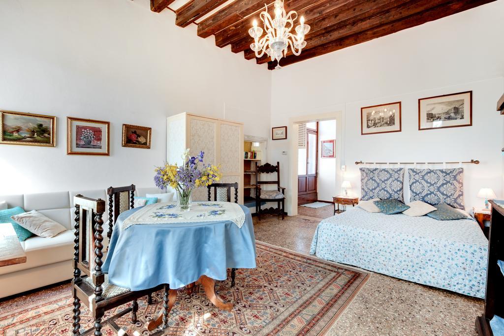 Ca' Badoer West Studio Venesia Bagian luar foto