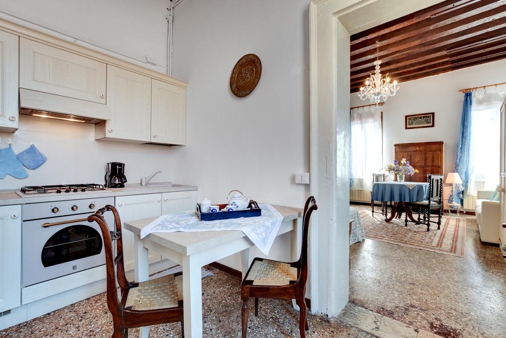 Ca' Badoer West Studio Venesia Bagian luar foto